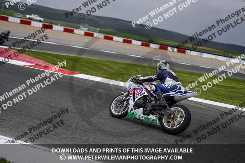 cadwell no limits trackday;cadwell park;cadwell park photographs;cadwell trackday photographs;enduro digital images;event digital images;eventdigitalimages;navarra;no limits trackdays;peter wileman photography;racing digital images;trackday digital images;trackday photos